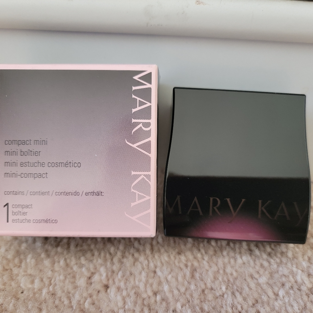 MaryKay mini compact black